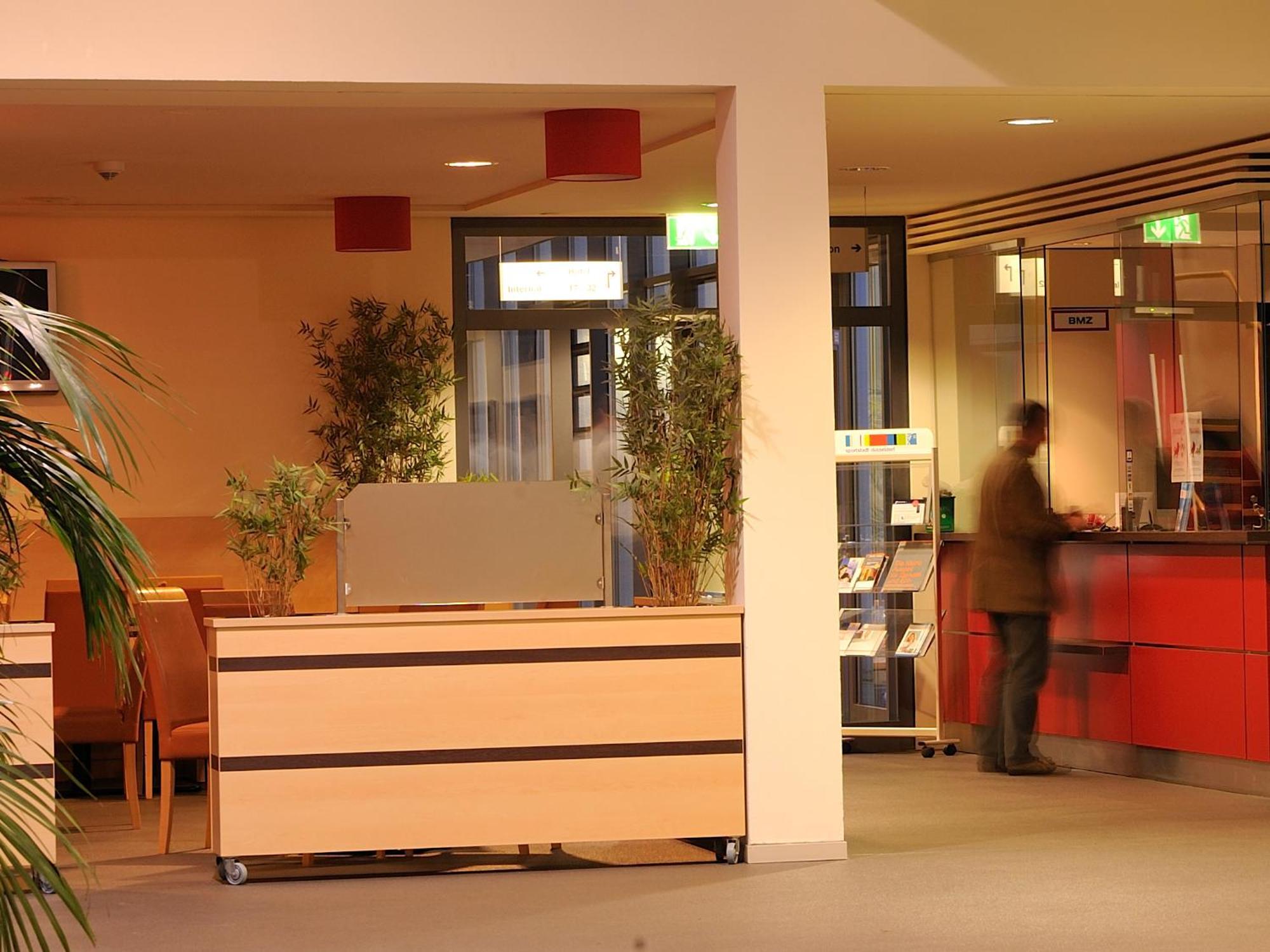 Sporthotel Borussia Duesseldorf Экстерьер фото